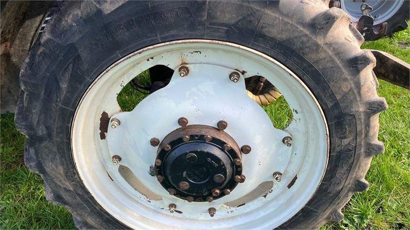 Taurus 270/95R32 - 300/95R46 - Pneu para Máquina agrícola: foto 5 Taurus 270/95R32 - 300/95R46 - Pneu para Máquina agrícola: foto 5