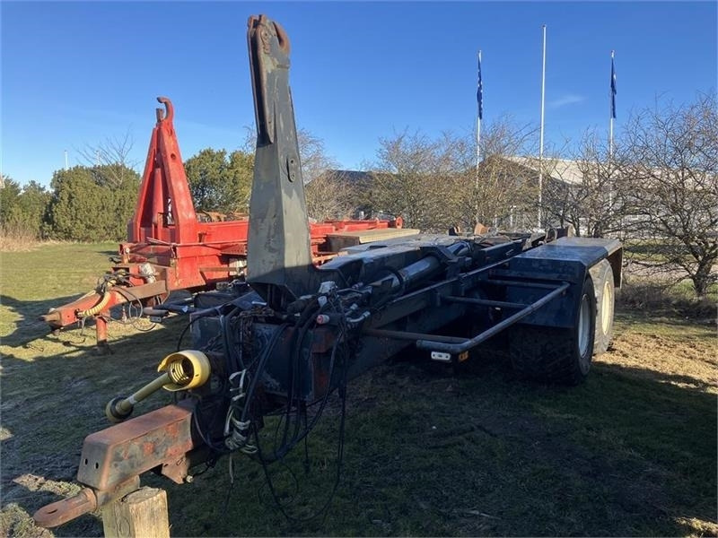 Ukurant Kroghejsvogn med bremser - Reboque ampliroll/ Multibenne: foto 1 Ukurant Kroghejsvogn med bremser - Reboque ampliroll/ Multibenne: foto 1