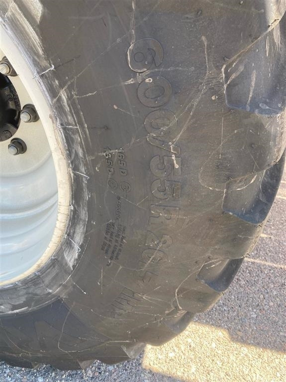Vredestein 600/55 R26.5 - Pneu para Máquina agrícola: foto 2 Vredestein 600/55 R26.5 - Pneu para Máquina agrícola: foto 2
