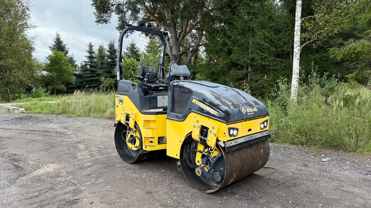 BOMAG BW 135 AD-5 - Compactador de asfalto: foto 2 BOMAG BW 135 AD-5 - Compactador de asfalto: foto 2