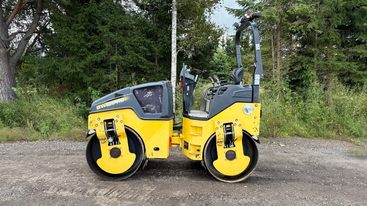 BOMAG BW 135 AD-5 - Compactador de asfalto: foto 4 BOMAG BW 135 AD-5 - Compactador de asfalto: foto 4