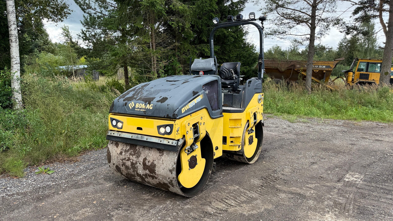 BOMAG BW 135 AD-5 - Compactador de asfalto: foto 1 BOMAG BW 135 AD-5 - Compactador de asfalto: foto 1