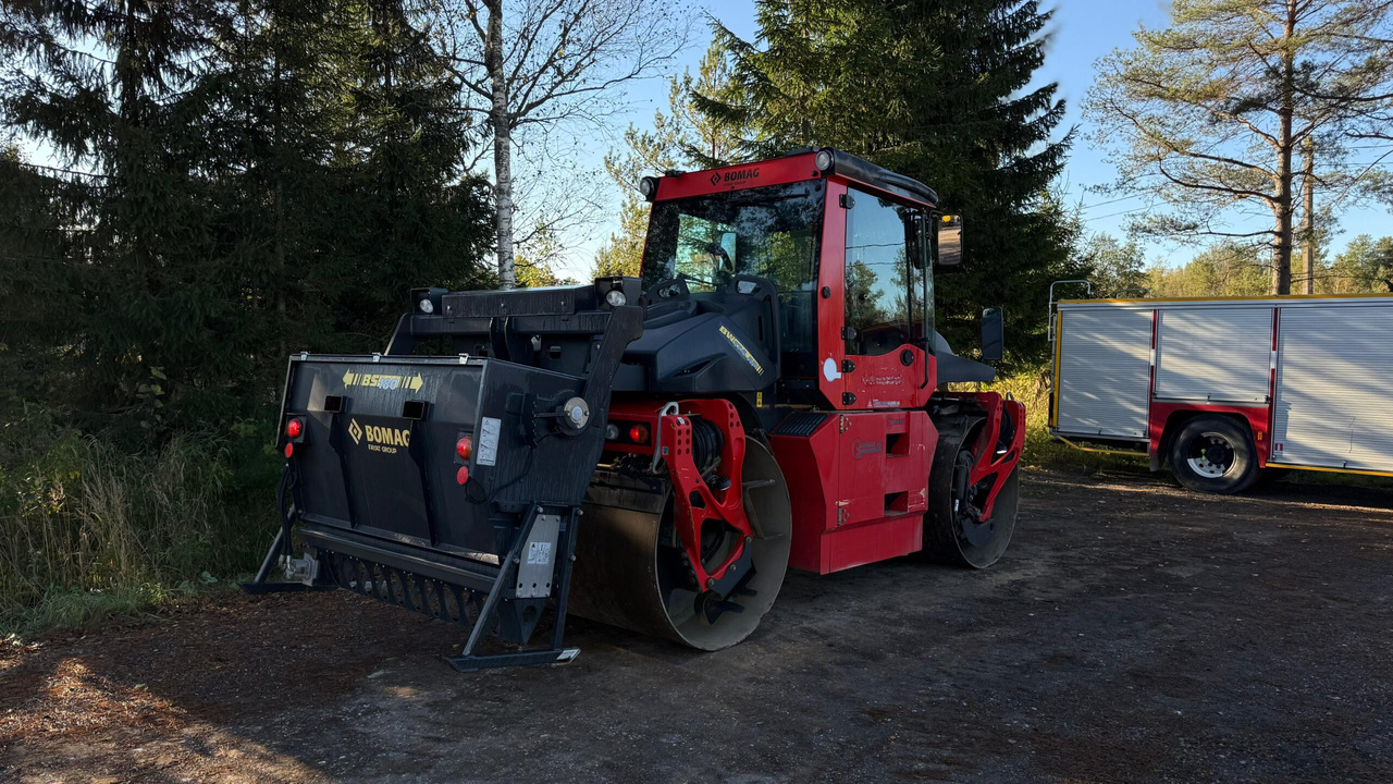 BOMAG BW 174 AP-41 AM - Compactador de asfalto: foto 4 BOMAG BW 174 AP-41 AM - Compactador de asfalto: foto 4