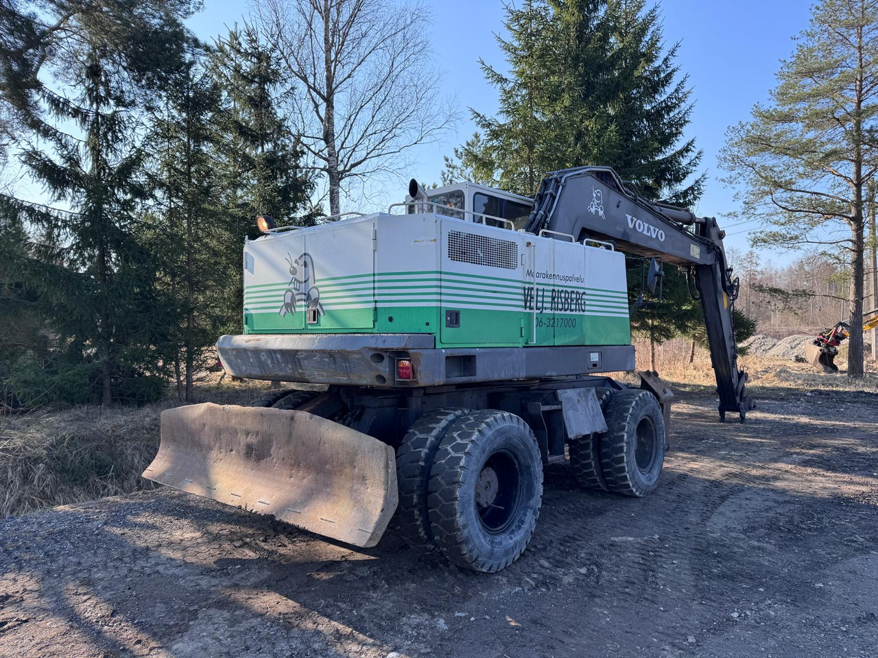 VOLVO EW200 - Escavadeira de rodas: foto 4 VOLVO EW200 - Escavadeira de rodas: foto 4