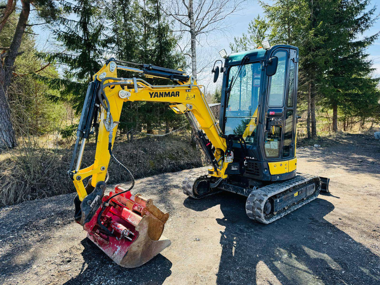 YANMAR VIO23-6 - Mini escavadeira: foto 1 YANMAR VIO23-6 - Mini escavadeira: foto 1