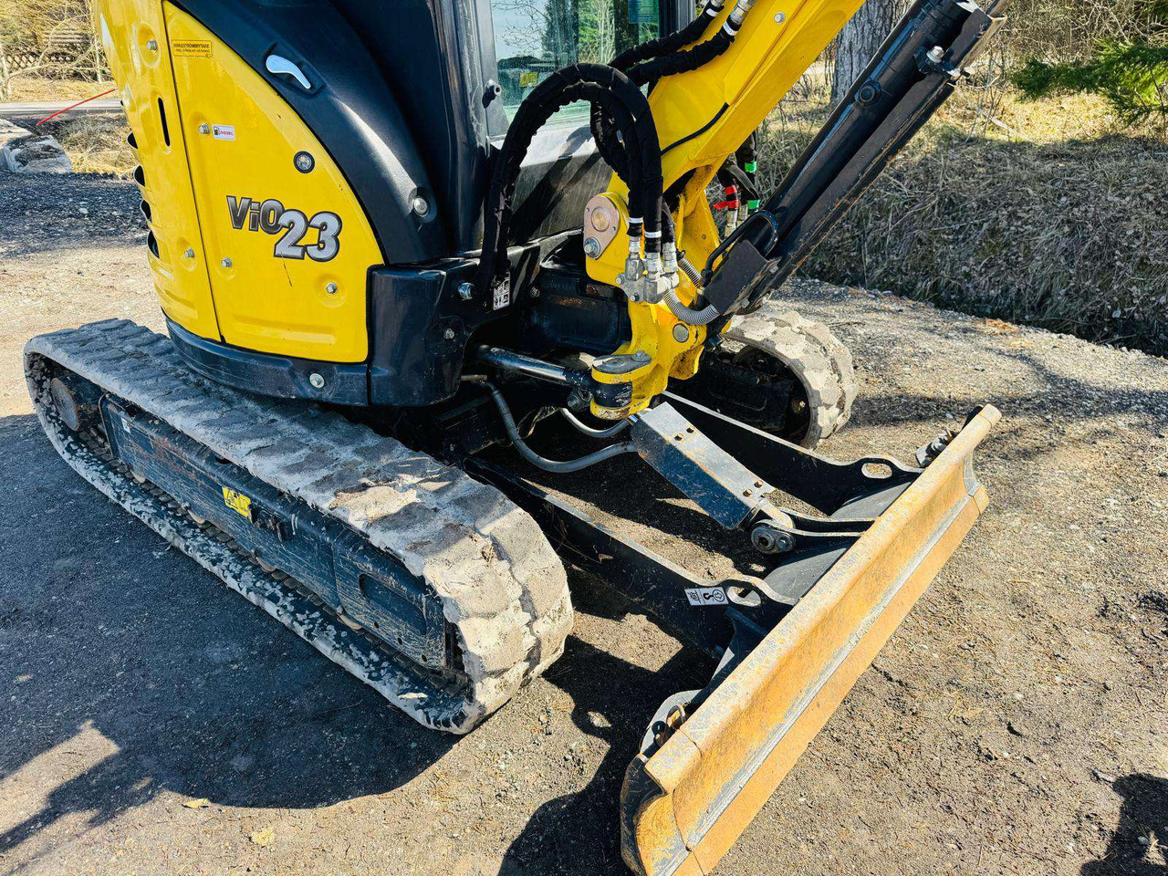 YANMAR VIO23-6 - Mini escavadeira: foto 4 YANMAR VIO23-6 - Mini escavadeira: foto 4