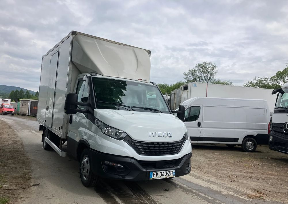 Iveco DAILY 35C16 kontener kurierka 3.0 silnik - Carrinha de contentor: foto 2 Iveco DAILY 35C16 kontener kurierka 3.0 silnik - Carrinha de contentor: foto 2