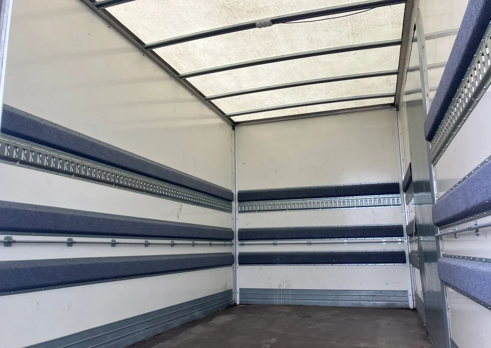 Iveco DAILY 35C16 kontener kurierka 3.0 silnik - Carrinha de contentor: foto 5 Iveco DAILY 35C16 kontener kurierka 3.0 silnik - Carrinha de contentor: foto 5