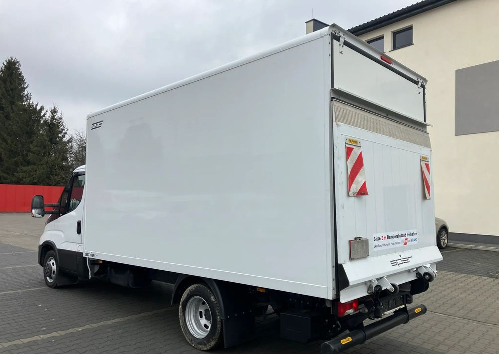 Iveco DAILY 35C16 kontener kurierka winda STAN PERFEKCYJNY - Carrinha de contentor: foto 4 Iveco DAILY 35C16 kontener kurierka winda STAN PERFEKCYJNY - Carrinha de contentor: foto 4