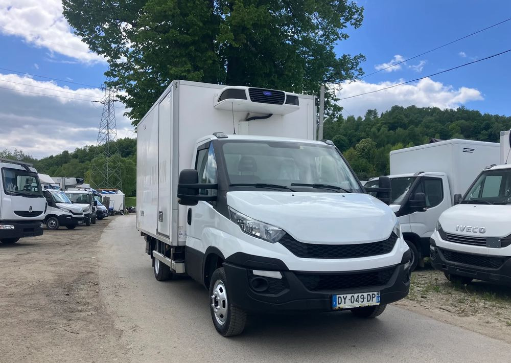 Iveco Daily 35C15 chłodnia 6 palet winda - Carrinha frigorífica: foto 2 Iveco Daily 35C15 chłodnia 6 palet winda - Carrinha frigorífica: foto 2