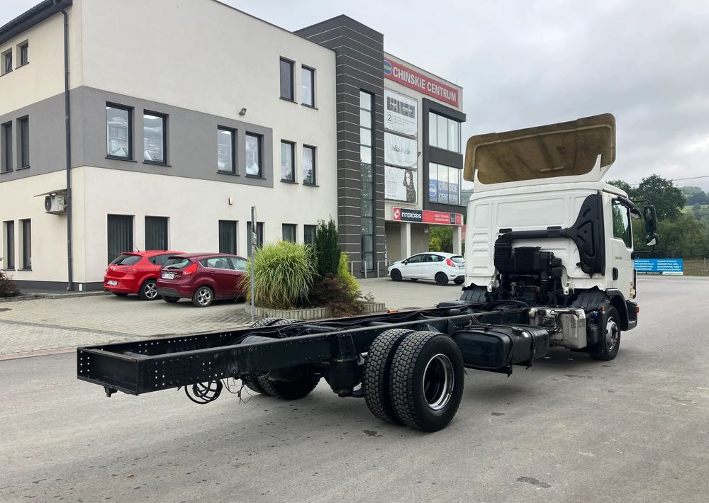 MAN Man TGM 12.250 euro 6 ramo do zabudowy Pomoc drogowa laweta kiper - Camião chassi: foto 4 MAN Man TGM 12.250 euro 6 ramo do zabudowy Pomoc drogowa laweta kiper - Camião chassi: foto 4
