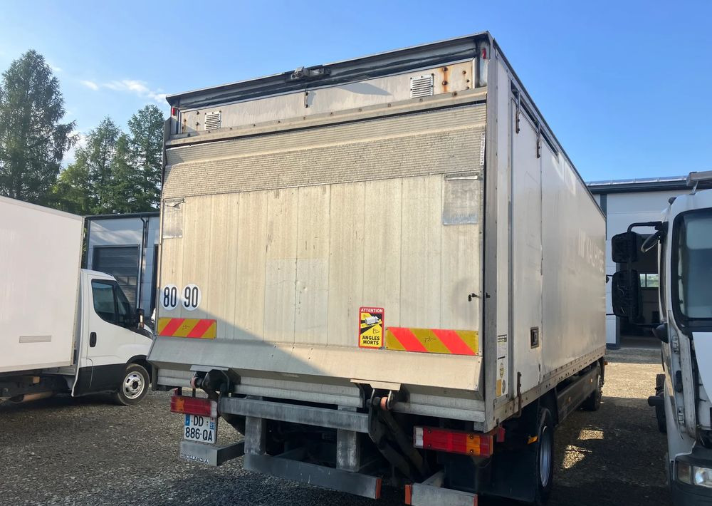 Mercedes-Benz Atego 1218  kurierka kontener - Camião furgão: foto 4 Mercedes-Benz Atego 1218  kurierka kontener - Camião furgão: foto 4