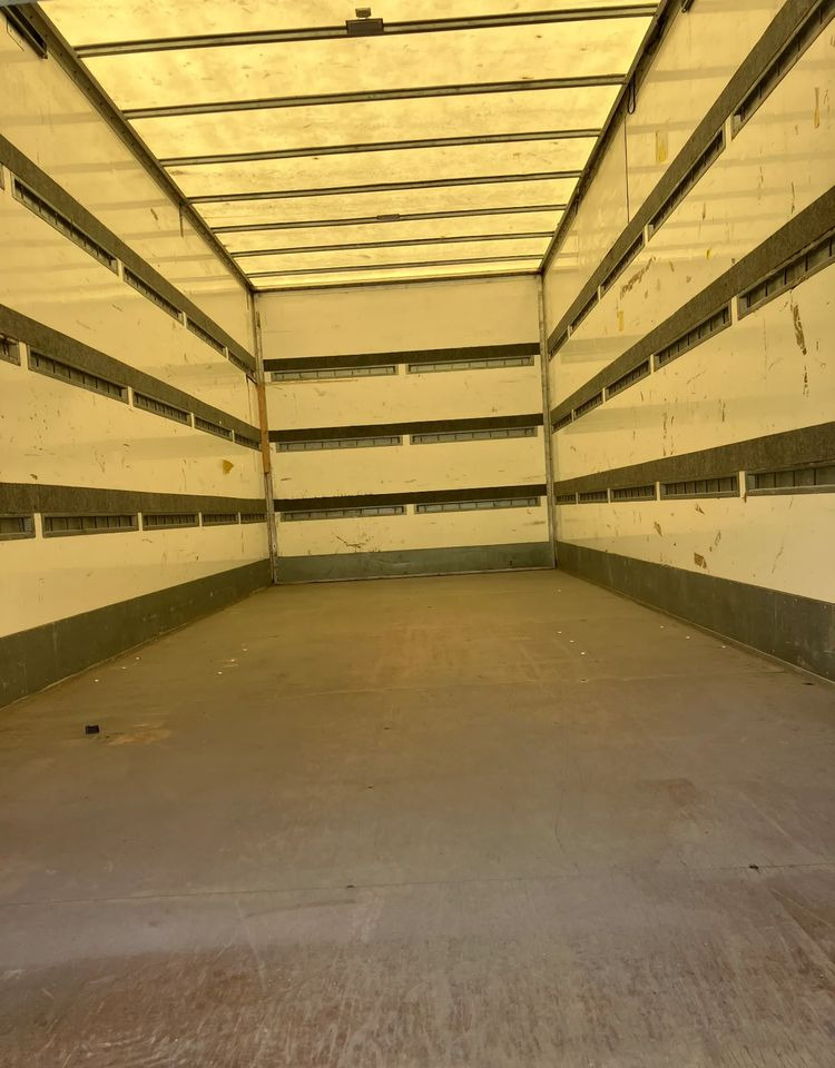 Renault Renault Midlum 220 dxi Kurierka kontener - Camião furgão: foto 5 Renault Renault Midlum 220 dxi Kurierka kontener - Camião furgão: foto 5