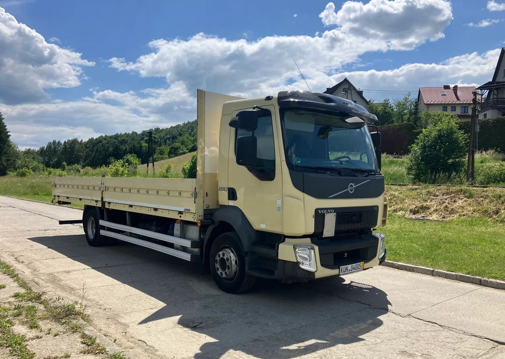 Volvo FL 280 skrzynia burtówka laweta - Camião de caixa aberta/ Plataforma: foto 2 Volvo FL 280 skrzynia burtówka laweta - Camião de caixa aberta/ Plataforma: foto 2