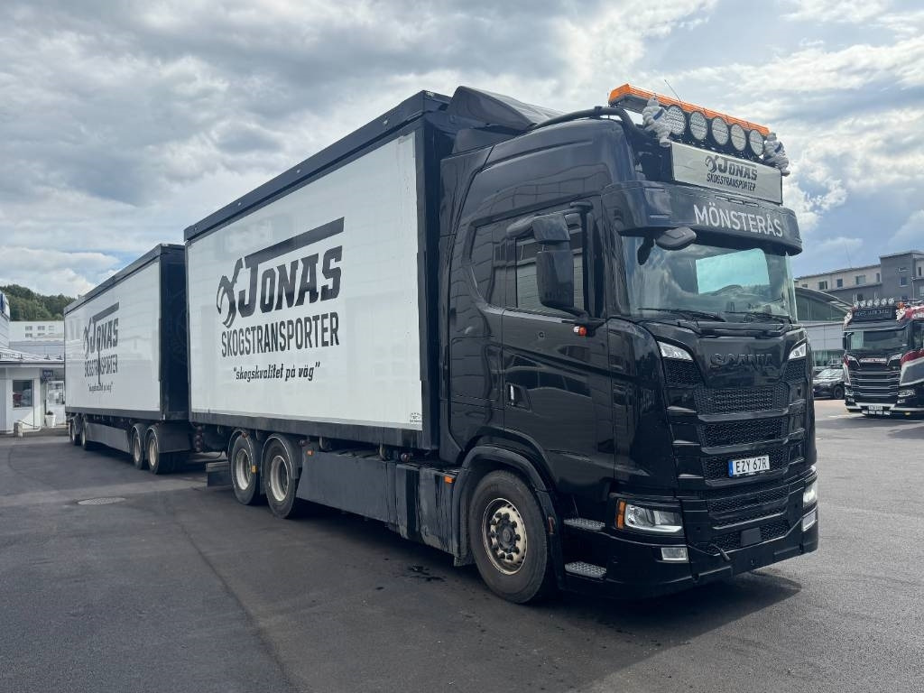 Scania S650 B6x2 Komplett flisekipage - Camião basculante: foto 2 Scania S650 B6x2 Komplett flisekipage - Camião basculante: foto 2