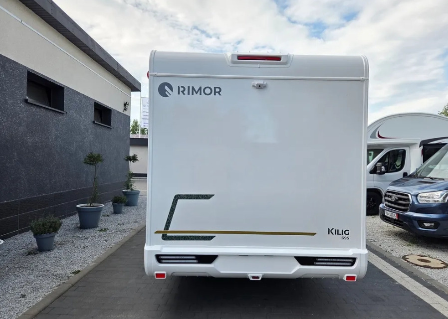 RIMOR Rimor KILIG 695 NEW Retrofitted 5-Passenger Winterized Camera Navigation - Campervan: foto 4 RIMOR Rimor KILIG 695 NEW Retrofitted 5-Passenger Winterized Camera Navigation - Campervan: foto 4