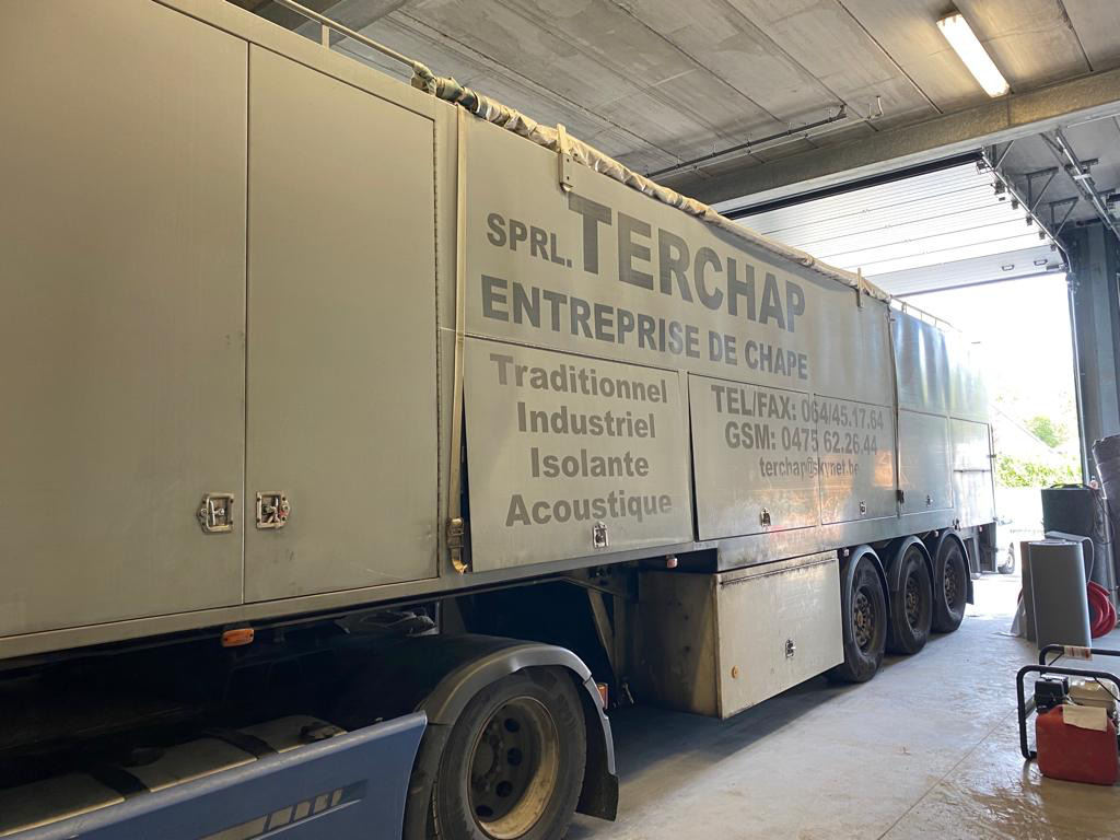 Mcmachine KWB SEMI REMORQUE A CHAPE Mcmachine KWB SEMI REMORQUE A CHAPE - Semi-reboque: foto 2 Mcmachine KWB SEMI REMORQUE A CHAPE Mcmachine KWB SEMI REMORQUE A CHAPE - Semi-reboque: foto 2