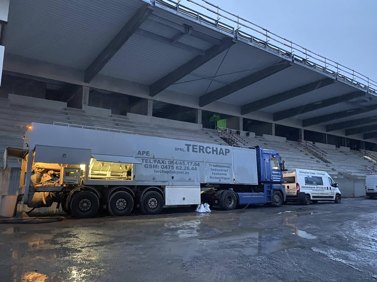 Mcmachine KWB SEMI REMORQUE A CHAPE Mcmachine KWB SEMI REMORQUE A CHAPE - Semi-reboque: foto 3 Mcmachine KWB SEMI REMORQUE A CHAPE Mcmachine KWB SEMI REMORQUE A CHAPE - Semi-reboque: foto 3