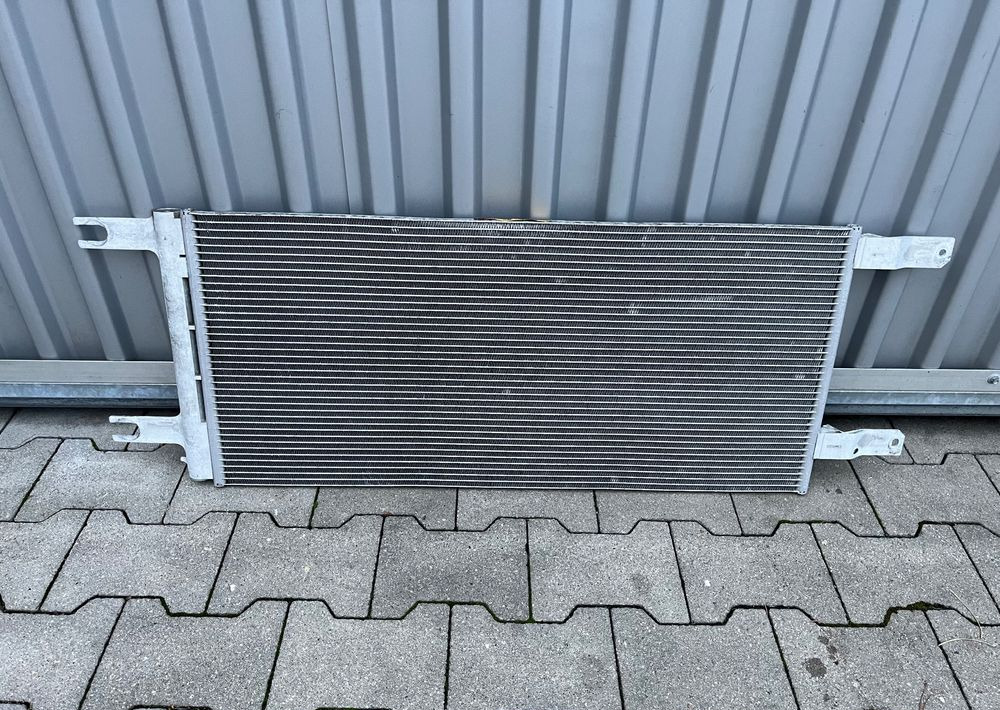 Chłodnica klimatyzacji Scania R S Super NGS skraplacz - Sistema de arrefecimento para Camião: foto 2 Chłodnica klimatyzacji Scania R S Super NGS skraplacz - Sistema de arrefecimento para Camião: foto 2