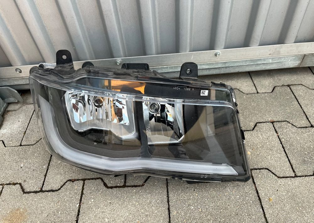 Lampa MAN TG3 TGX TGS H7+LED nowy model reflektor RH - Iluminação para Camião: foto 1 Lampa MAN TG3 TGX TGS H7+LED nowy model reflektor RH - Iluminação para Camião: foto 1