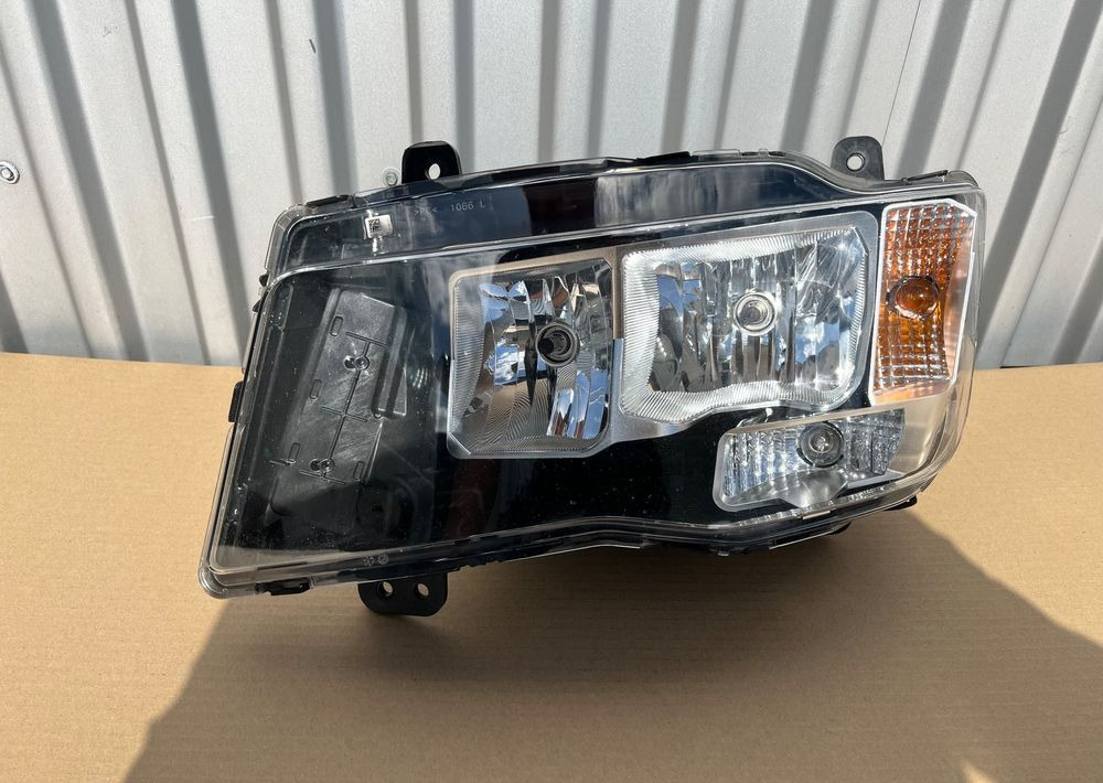 Lampa MAN TGL TGM TG3 reflektor RH nowy model - Iluminação para Camião: foto 1 Lampa MAN TGL TGM TG3 reflektor RH nowy model - Iluminação para Camião: foto 1