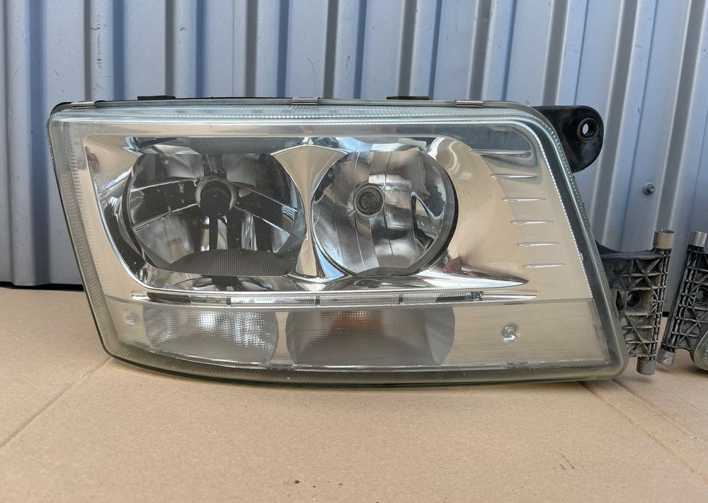 Lampa xenon MAN TGX TGS euro 6 reflektor ksenon - Iluminação para Camião: foto 2 Lampa xenon MAN TGX TGS euro 6 reflektor ksenon - Iluminação para Camião: foto 2