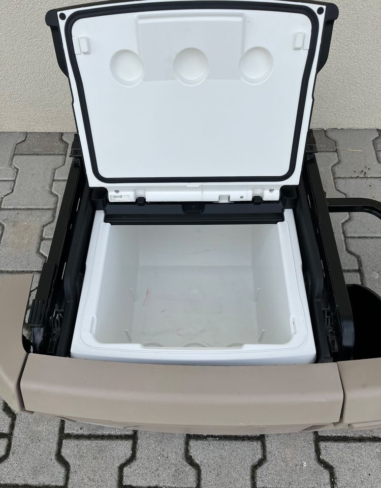 Lodówka MAN TGS euro 6 lift chłodziarka schowek szuflada - Cabine e interior para Camião: foto 2 Lodówka MAN TGS euro 6 lift chłodziarka schowek szuflada - Cabine e interior para Camião: foto 2