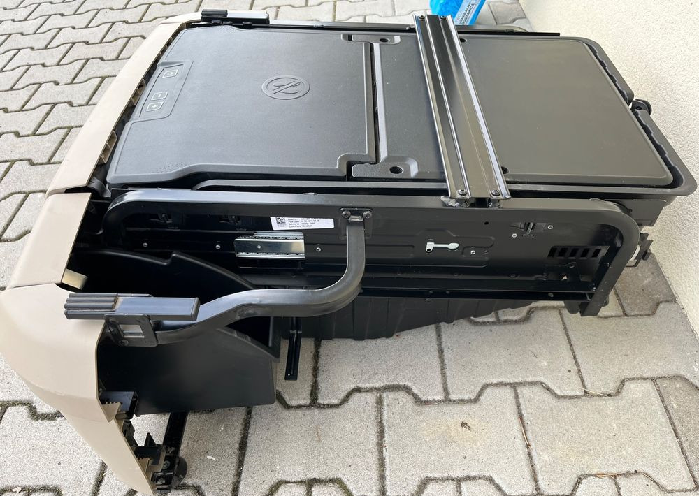Lodówka MAN TGS euro 6 lift chłodziarka schowek szuflada - Cabine e interior para Camião: foto 3 Lodówka MAN TGS euro 6 lift chłodziarka schowek szuflada - Cabine e interior para Camião: foto 3