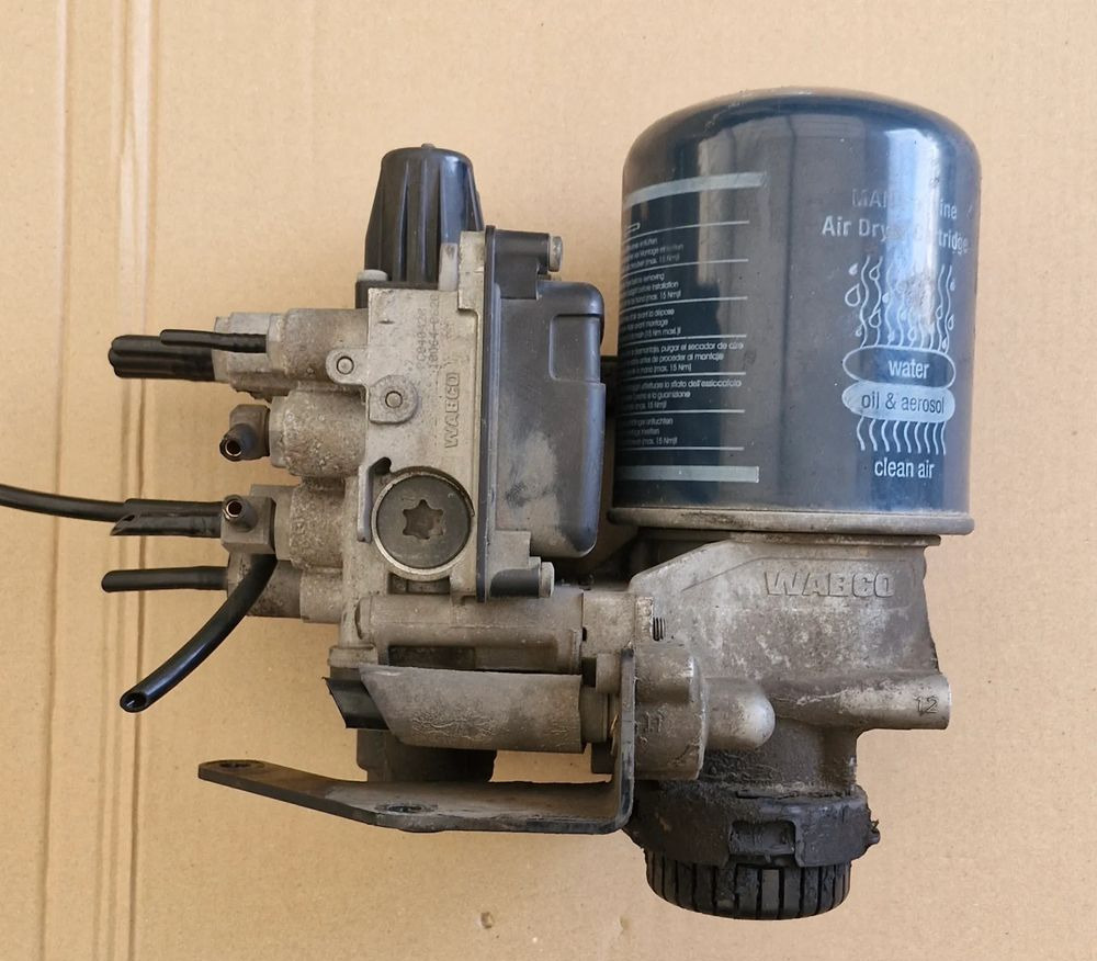 MAN TG3 TGX APS OSUSZACZ POWIETRZA 81.AC216-9110 - Compressor, sistema de ar comprimido para Camião: foto 1 MAN TG3 TGX APS OSUSZACZ POWIETRZA 81.AC216-9110 - Compressor, sistema de ar comprimido para Camião: foto 1