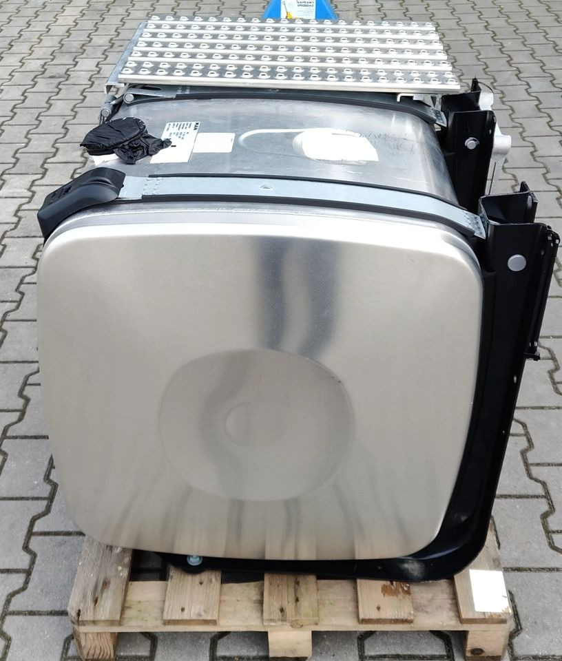 MAN TG3 TGX TGS ZBIORNIK PALIWA KOMPLETNY 460L NOWY - Tanque de combustível para Camião: foto 4 MAN TG3 TGX TGS ZBIORNIK PALIWA KOMPLETNY 460L NOWY - Tanque de combustível para Camião: foto 4