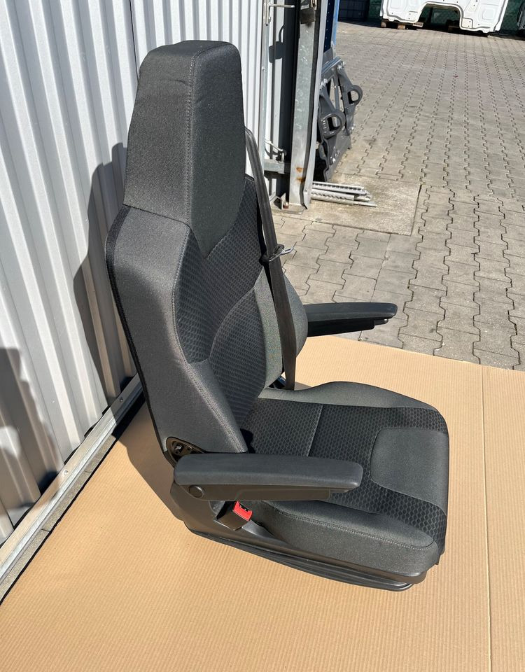 NOWY Fotel kierowcy MAN TG3 TGX nowy model siedzenie lewe - Cabine e interior para Camião: foto 3 NOWY Fotel kierowcy MAN TG3 TGX nowy model siedzenie lewe - Cabine e interior para Camião: foto 3