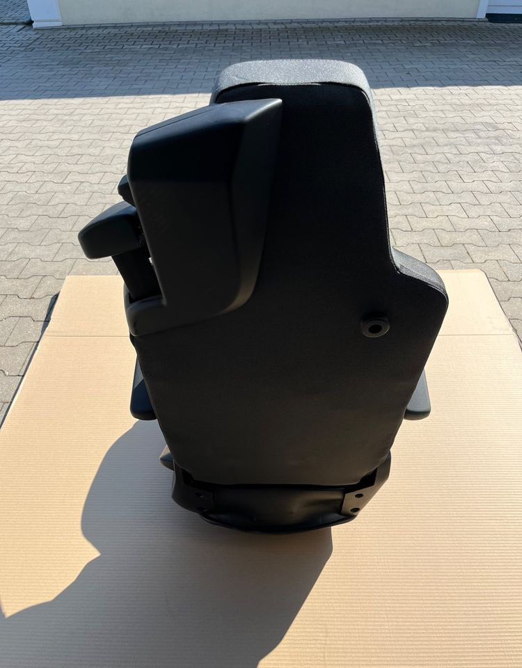 NOWY Fotel kierowcy MAN TG3 TGX nowy model siedzenie lewe - Cabine e interior para Camião: foto 5 NOWY Fotel kierowcy MAN TG3 TGX nowy model siedzenie lewe - Cabine e interior para Camião: foto 5