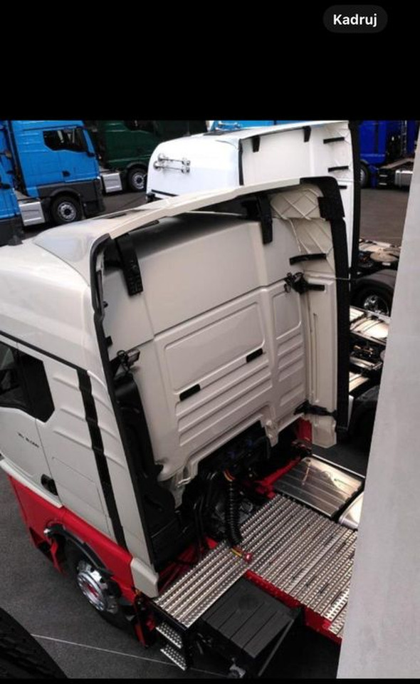 NOWY komplet spoilerów MAN TGX TG3 GM owiewki spoilery z gumami - Carroceria e exterior para Camião: foto 2 NOWY komplet spoilerów MAN TGX TG3 GM owiewki spoilery z gumami - Carroceria e exterior para Camião: foto 2
