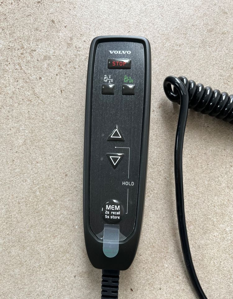 NOWY pilot podnoszenia poduszek Volvo FH5 Aero ecas - Cabine e interior para Camião: foto 2 NOWY pilot podnoszenia poduszek Volvo FH5 Aero ecas - Cabine e interior para Camião: foto 2