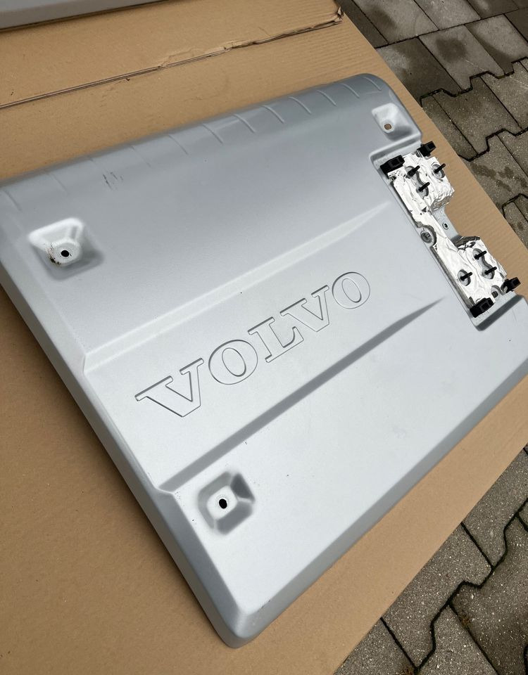 Osłona katalizatora Volvo FH 5 FH5 Aero euro 6 pokrywa dekiel - Carroceria e exterior para Camião: foto 3 Osłona katalizatora Volvo FH 5 FH5 Aero euro 6 pokrywa dekiel - Carroceria e exterior para Camião: foto 3