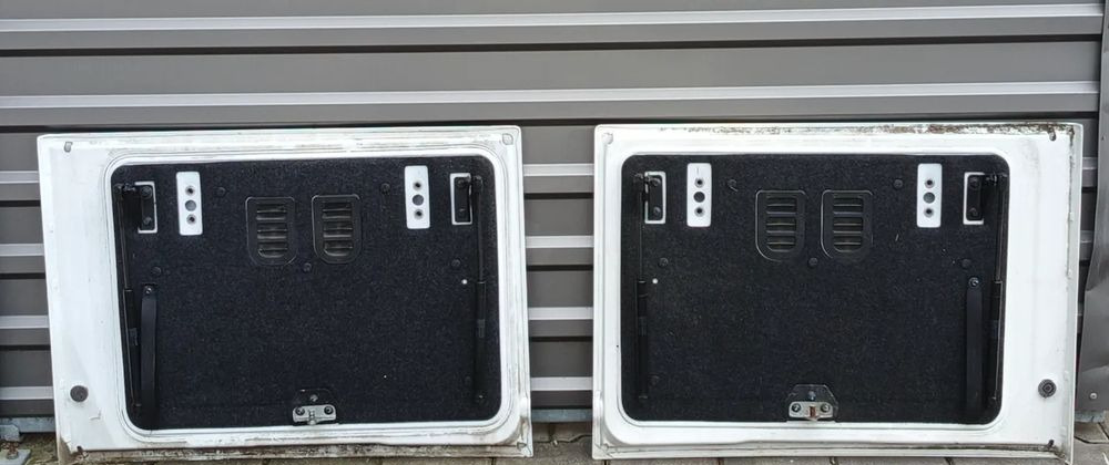 VOLVO FH4 DRZWICZKI KLAPA SCHOWKA - Carroceria e exterior para Camião: foto 2 VOLVO FH4 DRZWICZKI KLAPA SCHOWKA - Carroceria e exterior para Camião: foto 2