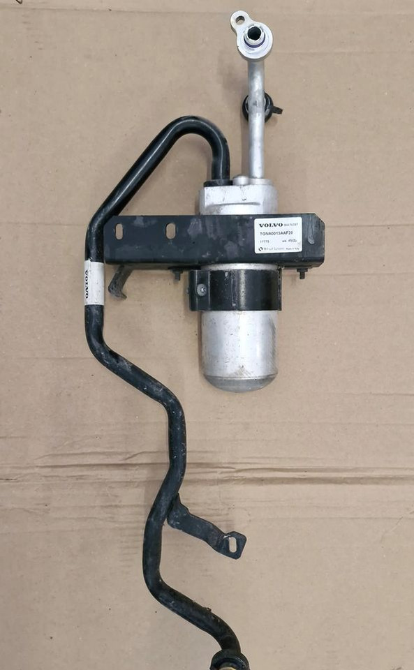 VOLVO FH4 FH5 SKRAPLACZ KLIMATYZACJI - Condensador para Camião: foto 1 VOLVO FH4 FH5 SKRAPLACZ KLIMATYZACJI - Condensador para Camião: foto 1