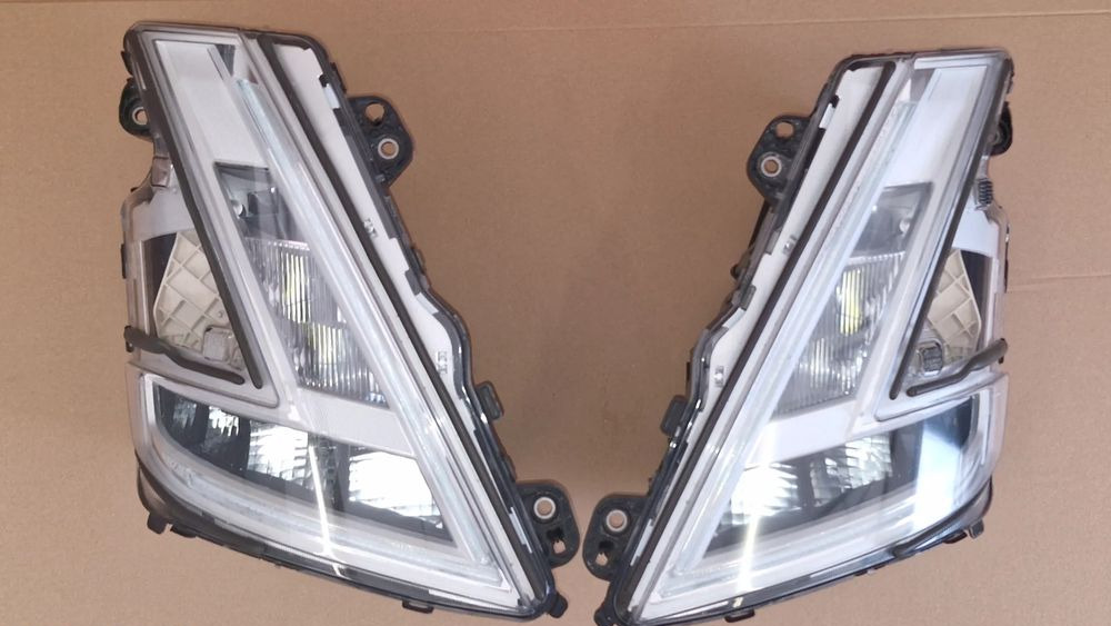 VOLVO FH5 LAMPA PRZEDNIA FULL LED 23752680 23752678 24056515 - Farol dianteira para Camião: foto 1 VOLVO FH5 LAMPA PRZEDNIA FULL LED 23752680 23752678 24056515 - Farol dianteira para Camião: foto 1