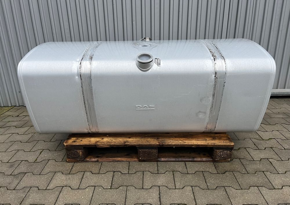 Zbiornik paliwa DAF XF CF 620 litrów bak - Sistema de combustível para Camião: foto 1 Zbiornik paliwa DAF XF CF 620 litrów bak - Sistema de combustível para Camião: foto 1