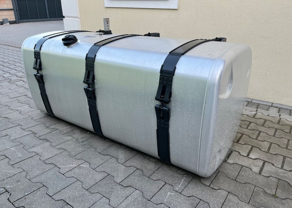 Zbiornik paliwa Scania Super R S 700 L kompletny bak NGS NGR - Sistema de combustível para Camião: foto 3 Zbiornik paliwa Scania Super R S 700 L kompletny bak NGS NGR - Sistema de combustível para Camião: foto 3