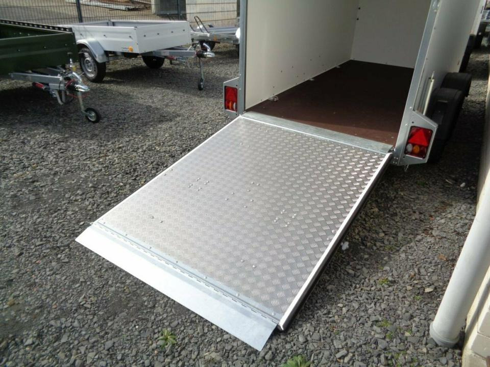 Böckmann PKW-Anhänger, KT3015/20 M-F, Auffahrrampe, 2,0 to. - Reboque furgão: foto 3 Böckmann PKW-Anhänger, KT3015/20 M-F, Auffahrrampe, 2,0 to. - Reboque furgão: foto 3