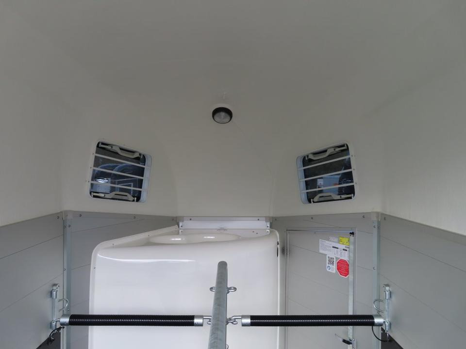 Reboque para cavalos Böckmann Pferdeanhänger Champion Esprit ISY Sattelkammer 100km/h: foto 10 Reboque para cavalos Böckmann Pferdeanhänger Champion Esprit ISY Sattelkammer 100km/h: foto 10