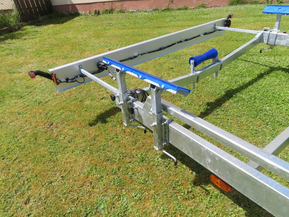 Reboque para barco Böckmann TPV, PKW Anhänger, Bootstrailer, 3,5 to. Winde, 100 km/h: foto 7 Reboque para barco Böckmann TPV, PKW Anhänger, Bootstrailer, 3,5 to. Winde, 100 km/h: foto 7