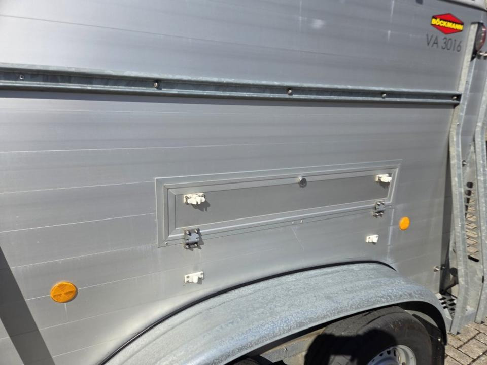 Böckmann Viehanhänger, 2,4 to. Lüftungsklappen Humbaur, Fendt - Reboque para cavalos: foto 5 Böckmann Viehanhänger, 2,4 to. Lüftungsklappen Humbaur, Fendt - Reboque para cavalos: foto 5