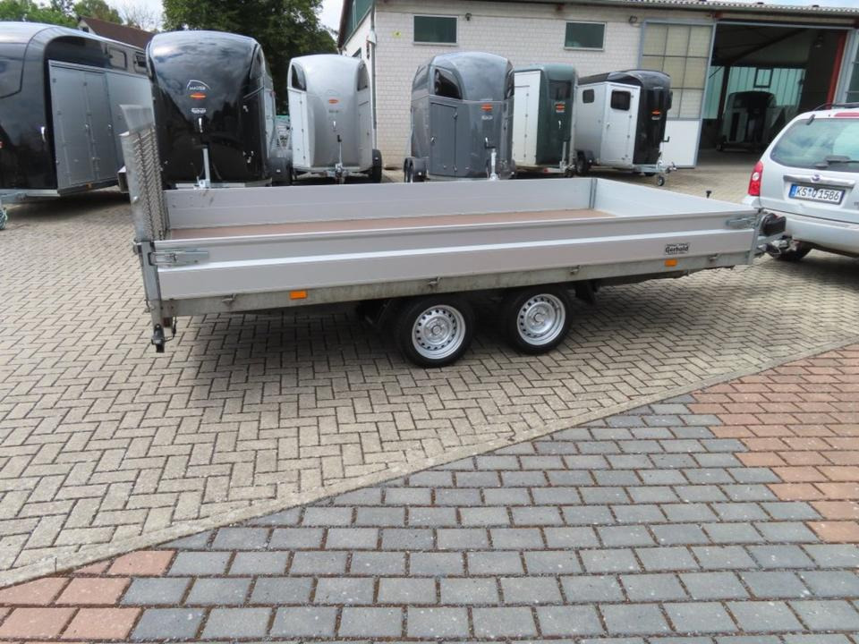 Hapert PKW-Anhänger Maschinentransporter Kippbar 3,5t Bordwände - Reboque basculante: foto 4 Hapert PKW-Anhänger Maschinentransporter Kippbar 3,5t Bordwände - Reboque basculante: foto 4