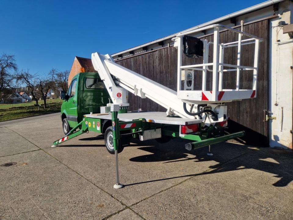 Mercedes Wumag Arbeitsbühne Hubsteiger Hebebühne 3,5t 22m - Caminhão com plataforma aérea: foto 5 Mercedes Wumag Arbeitsbühne Hubsteiger Hebebühne 3,5t 22m - Caminhão com plataforma aérea: foto 5