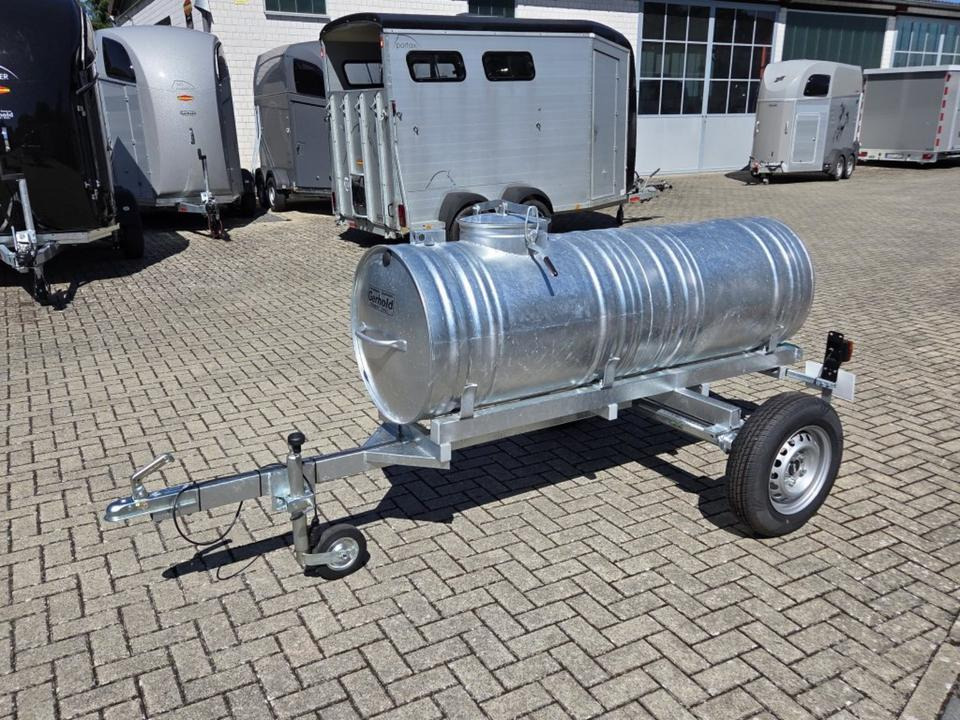 Wasserfass Verzinkt 600l Tränke Fahrgestell Beleuchtung - Reboque cisterna: foto 1 Wasserfass Verzinkt 600l Tränke Fahrgestell Beleuchtung - Reboque cisterna: foto 1