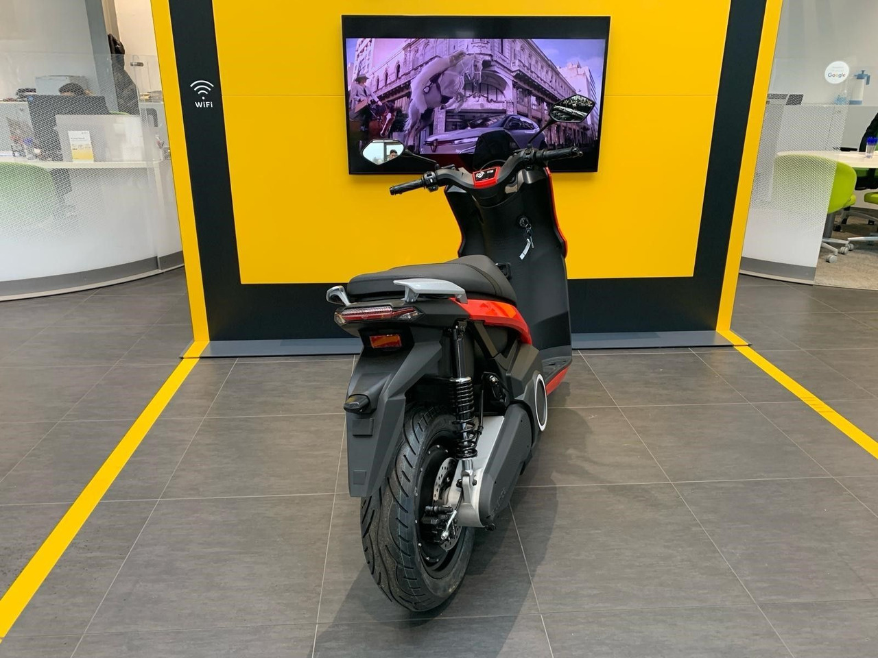 Silence S01 L3e Connected 95km/h (5,6 kWh) ELEKTROROLLER - Motocicleta: foto 4 Silence S01 L3e Connected 95km/h (5,6 kWh) ELEKTROROLLER - Motocicleta: foto 4