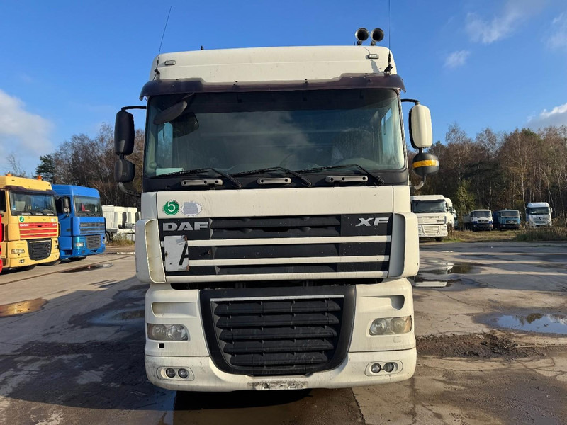 DAF 105 XF 460 Space Cab (MANUAL GEARBOX / BOITE MANUELLE / 6X2 / 8 TIRES / 8 ROUES) - Camião de caixa aberta/ Plataforma: foto 2 DAF 105 XF 460 Space Cab (MANUAL GEARBOX / BOITE MANUELLE / 6X2 / 8 TIRES / 8 ROUES) - Camião de caixa aberta/ Plataforma: foto 2