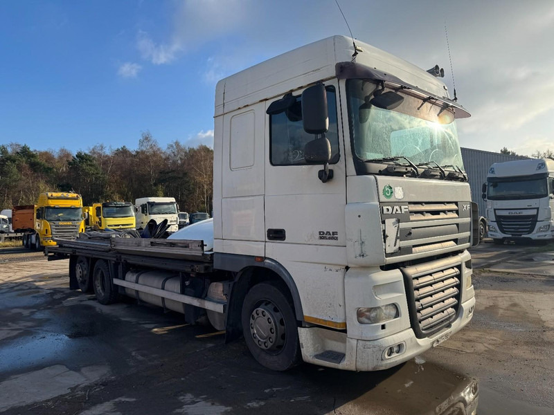 DAF 105 XF 460 Space Cab (MANUAL GEARBOX / BOITE MANUELLE / 6X2 / 8 TIRES / 8 ROUES) - Camião de caixa aberta/ Plataforma: foto 3 DAF 105 XF 460 Space Cab (MANUAL GEARBOX / BOITE MANUELLE / 6X2 / 8 TIRES / 8 ROUES) - Camião de caixa aberta/ Plataforma: foto 3